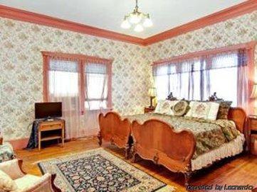 Manoa Valley Bed & Breakfast